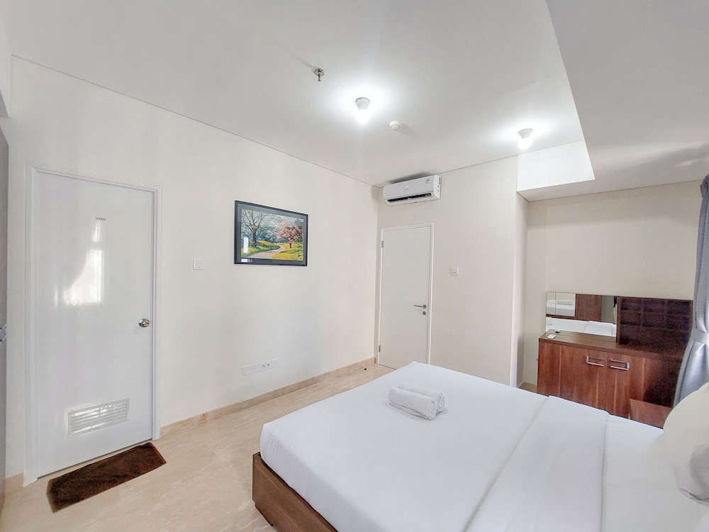 Serene And Comfort Living 3Br At Podomoro City Deli Medan Apartment