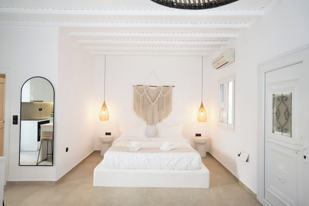 Loom Suite Ornos Mykonos