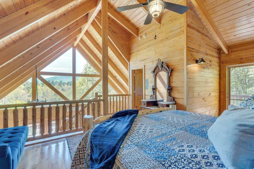 Unwind Fireside + Game Room Fun! Warne Mtn Escape view 4