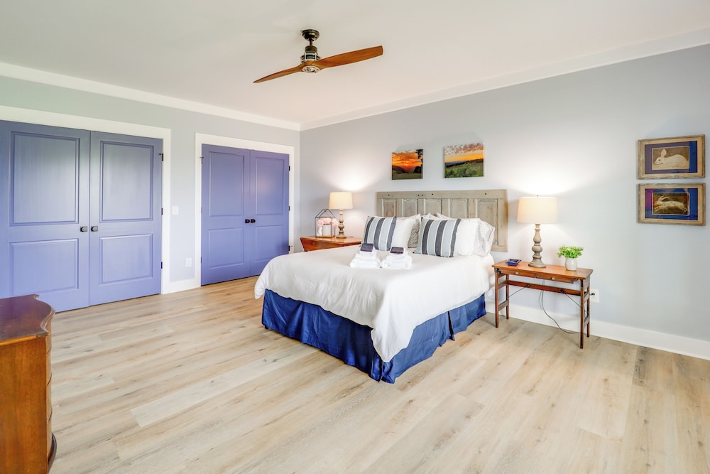 Newly Built Home w/ Panoramic Views in Jefferson!