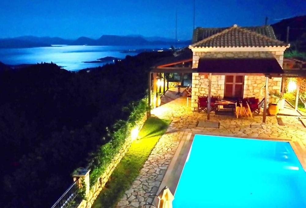 Executive Villa Scorpidi With Private Pool photo 1