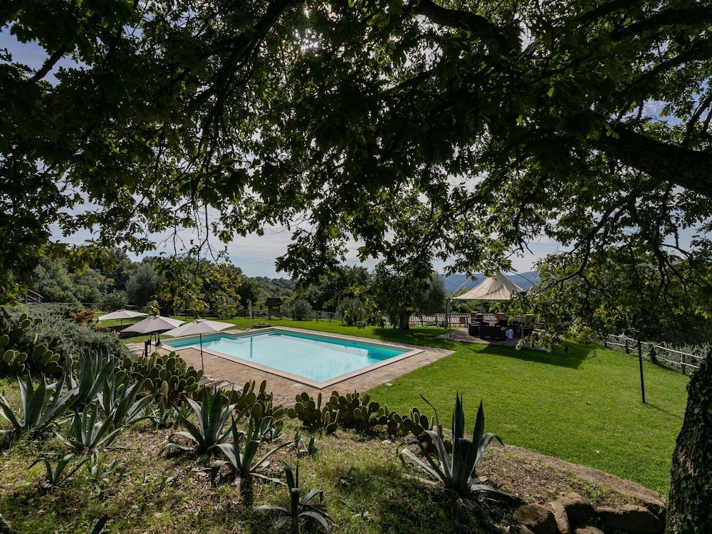Villa in Umbria With Saltwater Pool