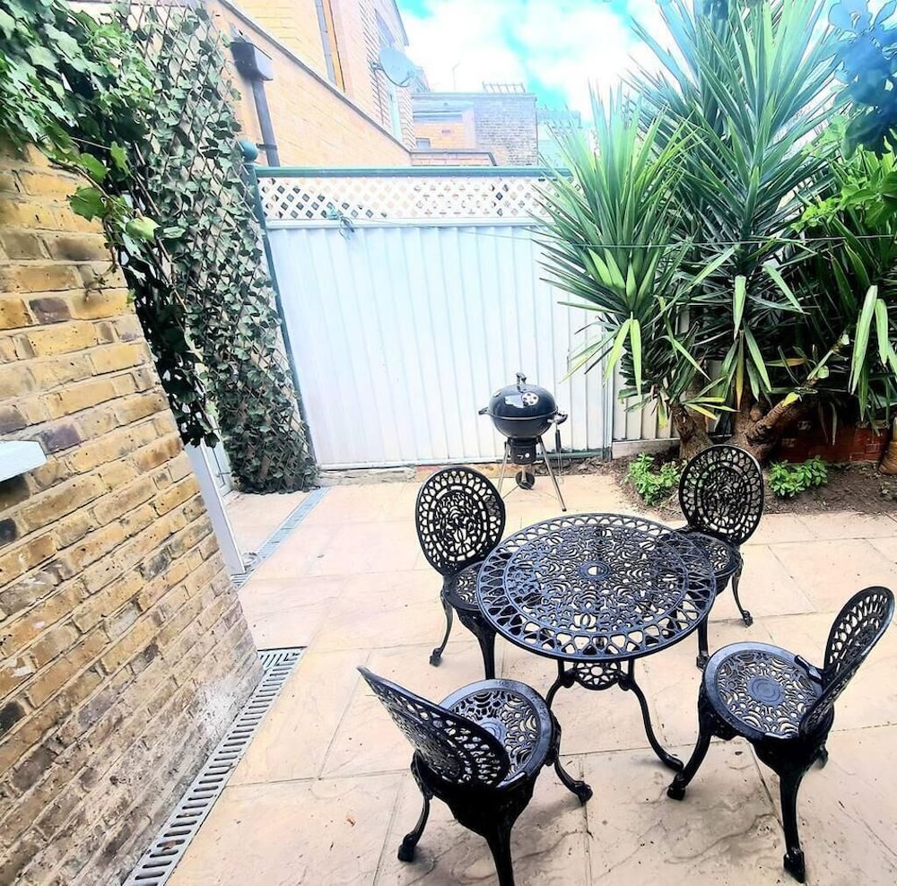 outdoor bbq area