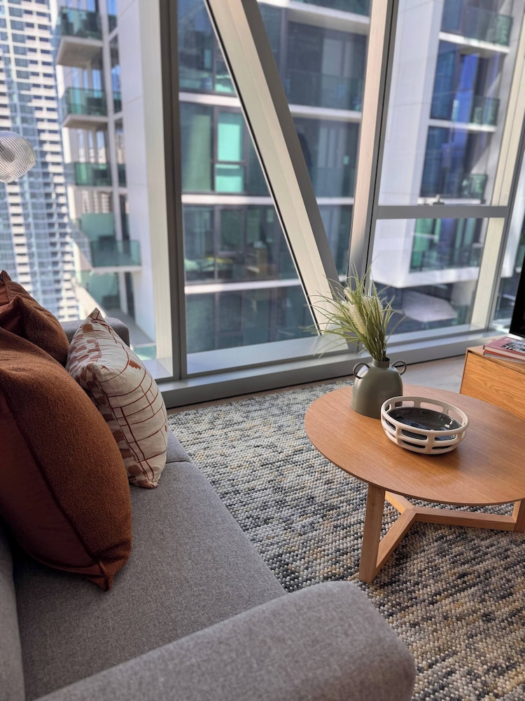 Luxury 2-bedroom Apartment in the Heart of Melbourne