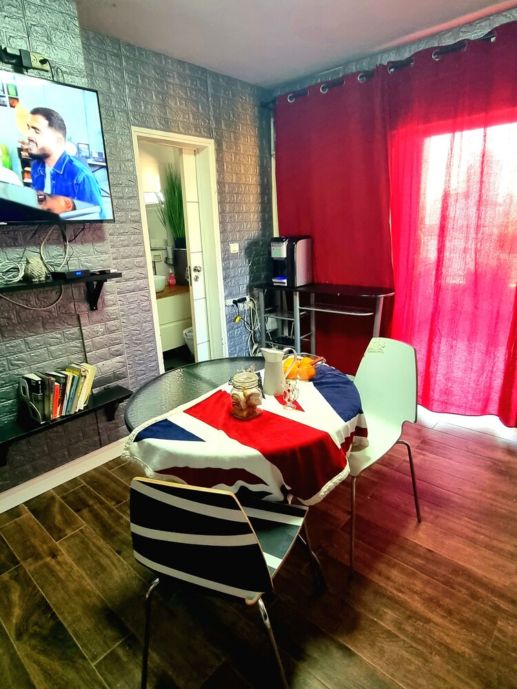Avi's place