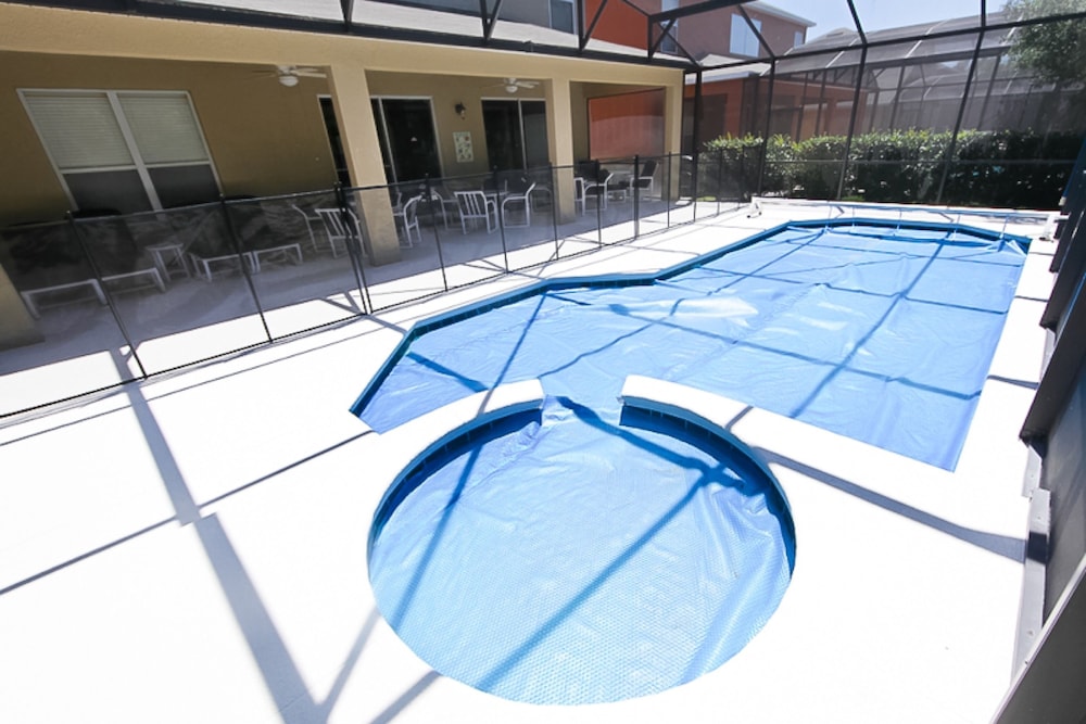 7BR 4.5BA Home in Emerald Island Resort by CV-2767 - Image 2