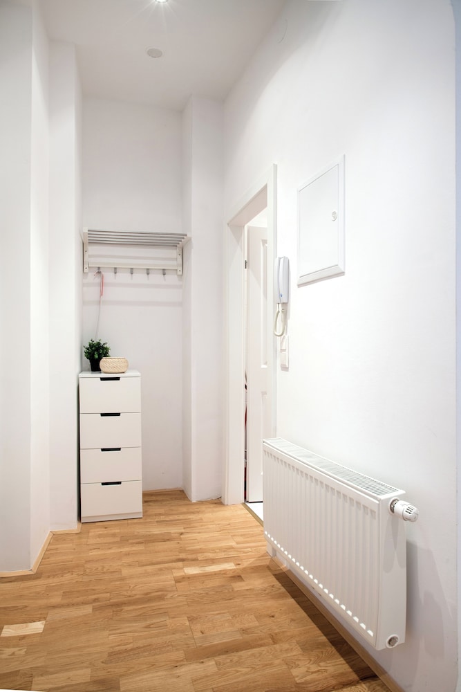 Apartment Theresiengasse Check in 15h to 22h Only