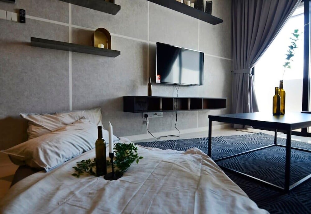 A Comfy & Stylish Suite at Suasana Suites JB 11