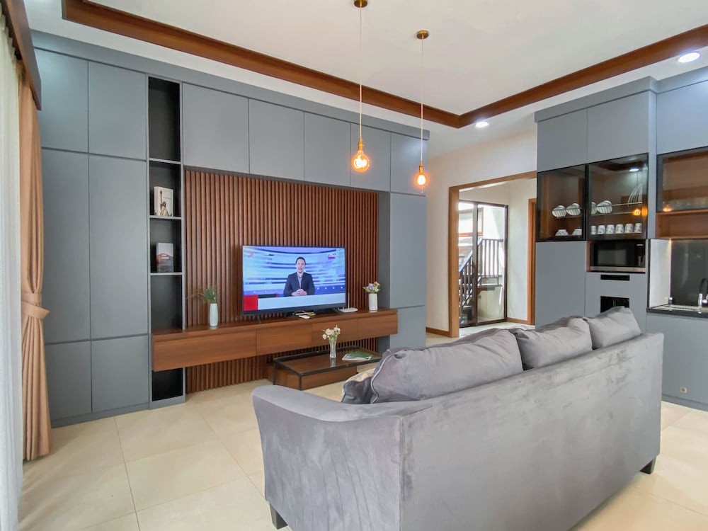 Spacious And Comfy 3Br (6 Pax) At Vimala Hills Villa & Resort Gadog