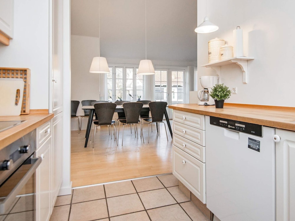 8 Person Holiday Home in Aabenraa-by Traum