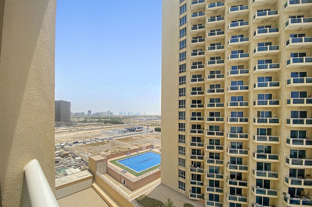 WelHome - Lovely Studio Apartment in Production City
