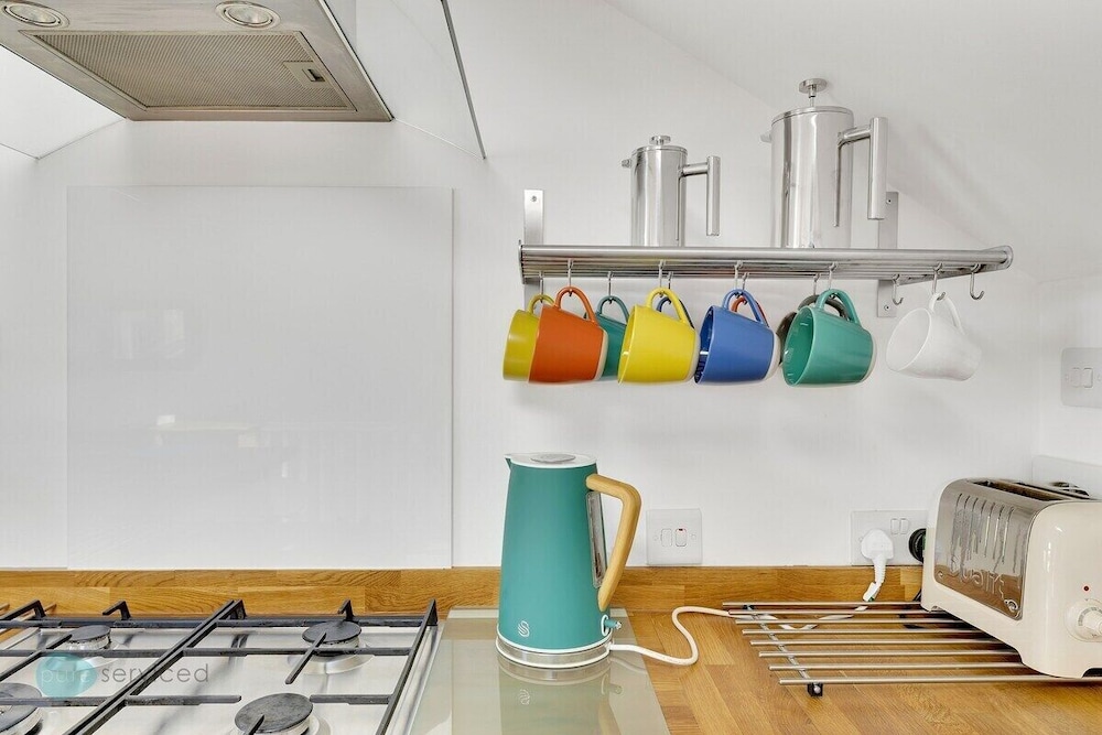 Bantham Mews by Pureserviced 1 Bedroom Luxury Mews