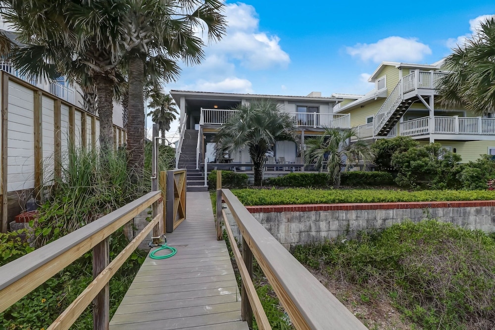 Fernandina Beach Vacations - Dog Friendly Oceanfront Beach House by RedAwning - Property Image 7