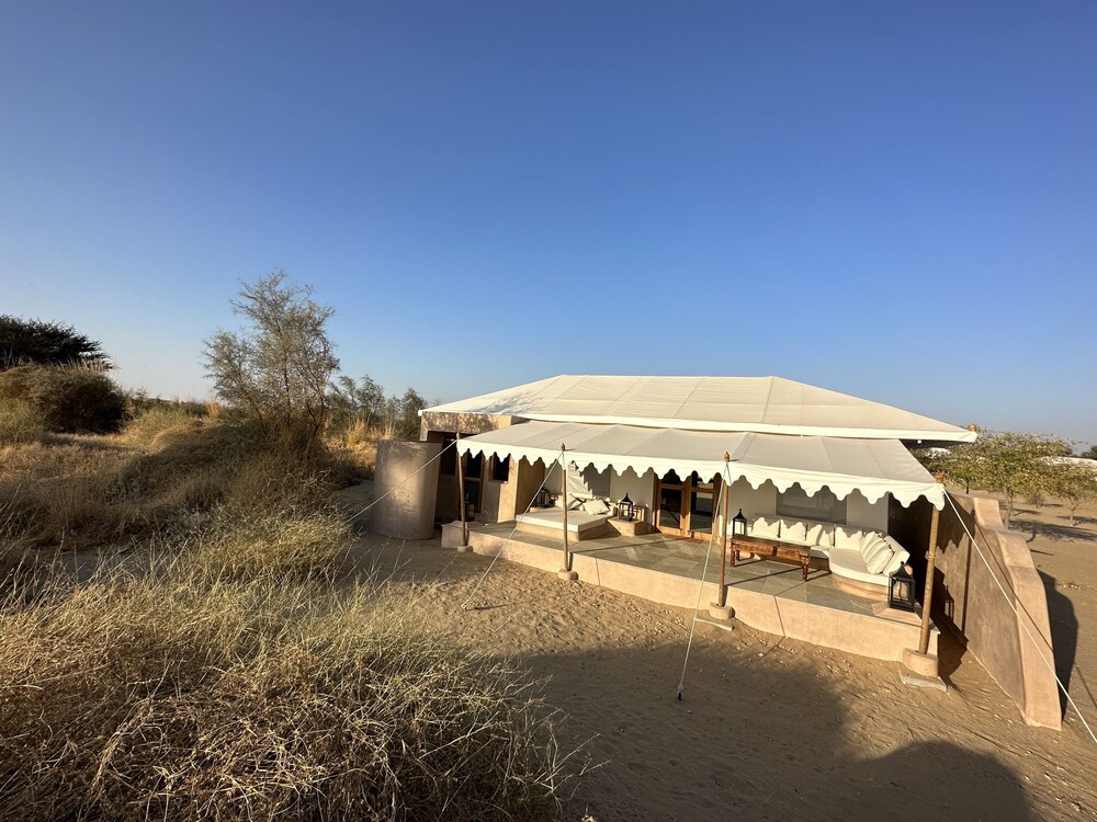 MANVĀR Kumat Thar Serenity Camp view 3