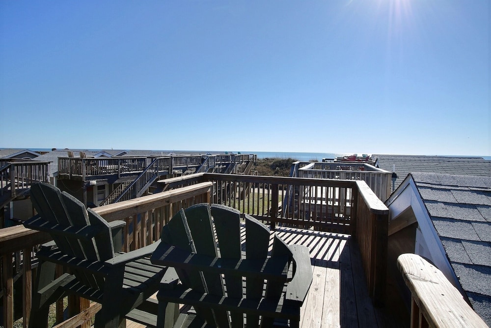 16 License To Chill 1 Bedroom Condo by RedAwning