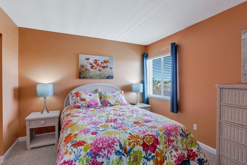 Breezy Condo With Deluxe Pool and Private Beach Access view 3