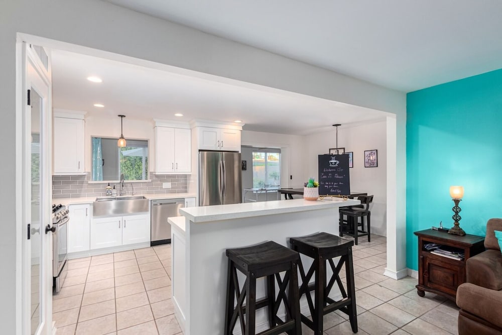Sunset ASU Private Pool Updated Kitchen Baths