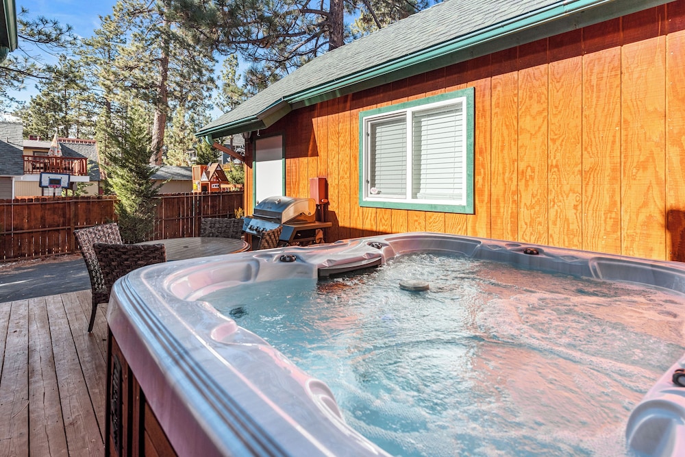 Blue Jay Chalet