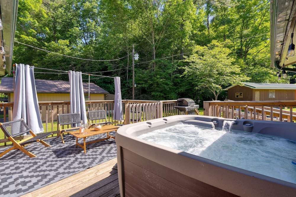 The Rustic Cottage by Avantstay Hot Tub Fire Pit Pool Table 5mins to Town