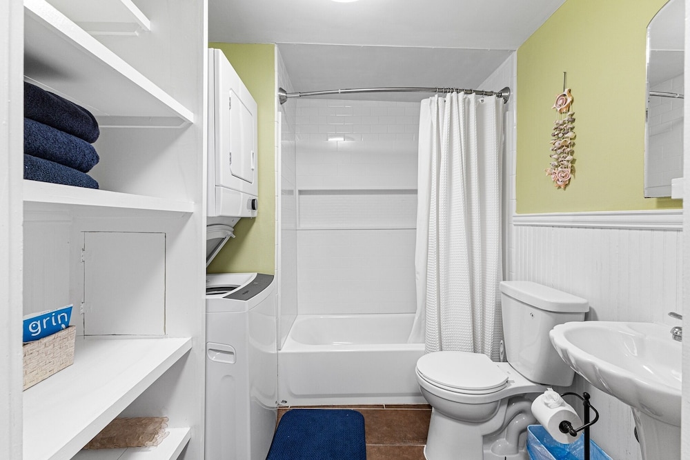 The Dinghy 2 Bedroom Home