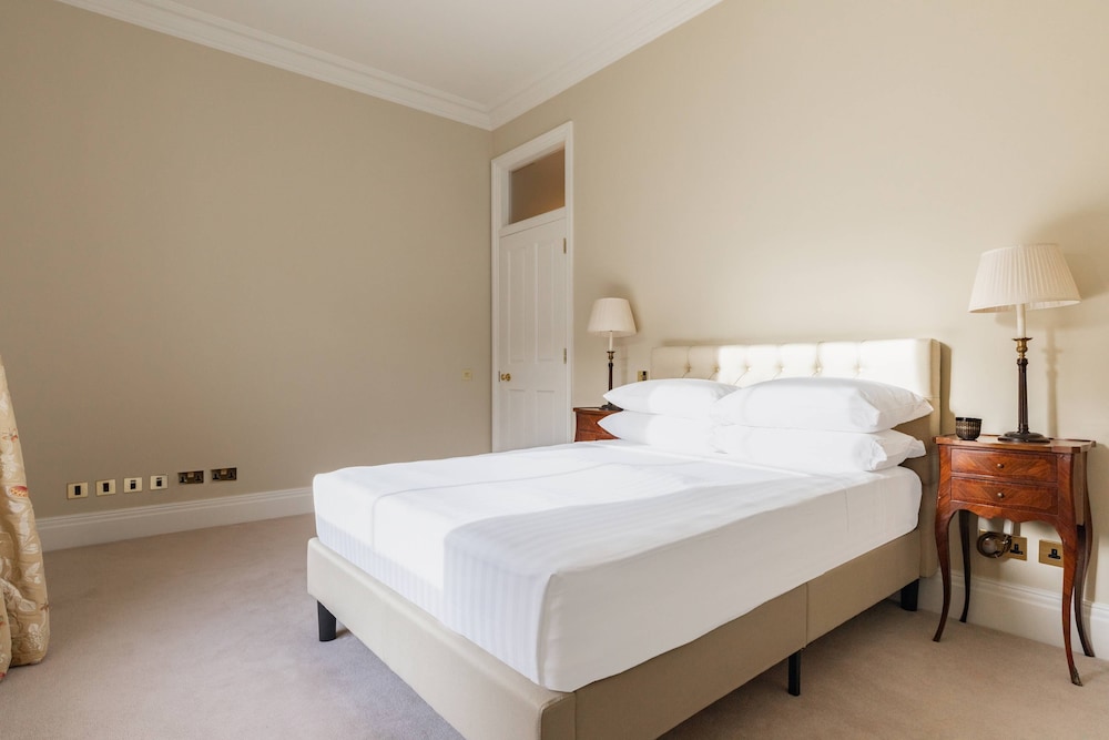 Earl's Court Square XI by Onefinestay