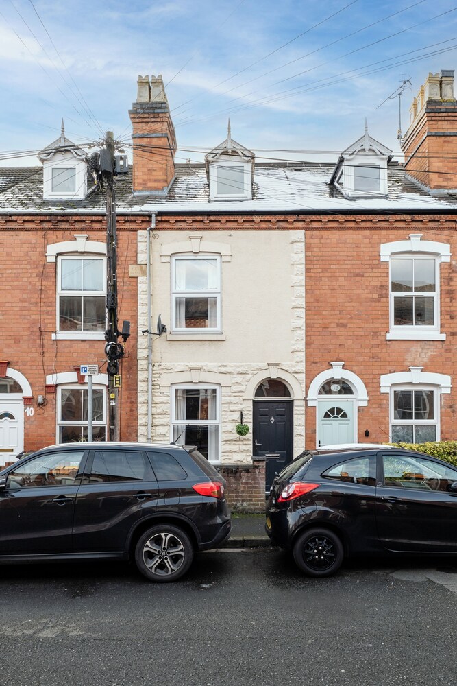 Lowell Street - Cosy 2 BD in Worcester