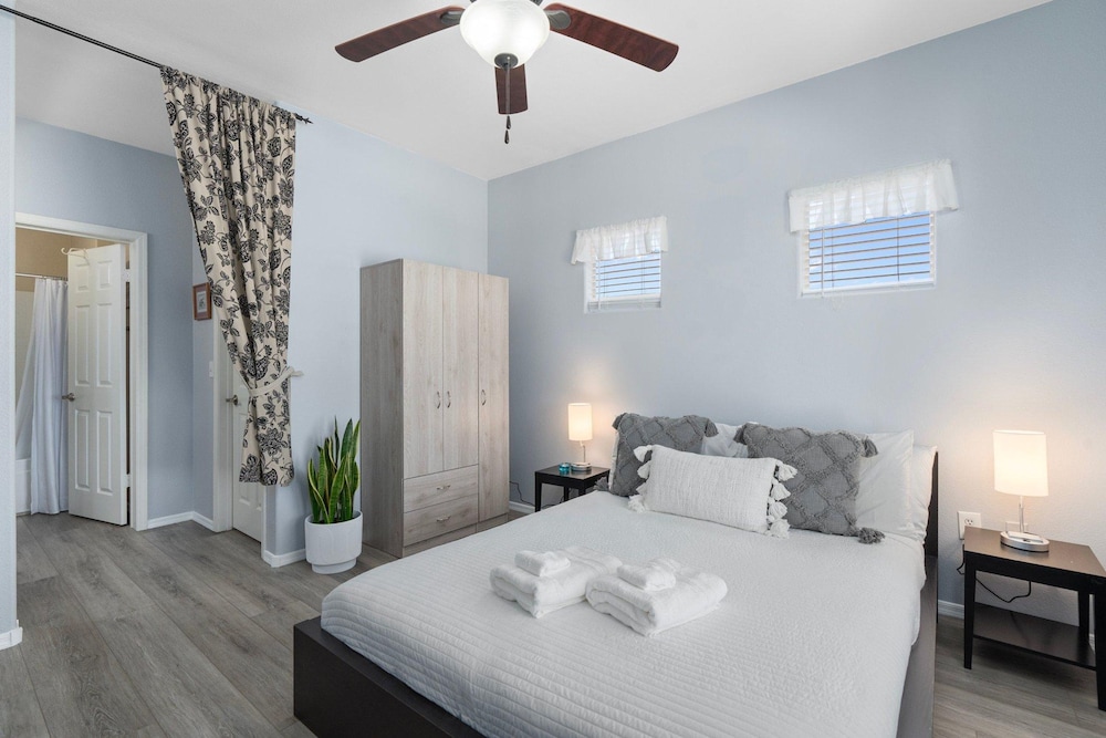 Shea Scottsdale in Scottsdale