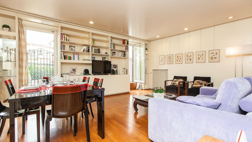 Rental in Rome Campo de Fiori Balcony