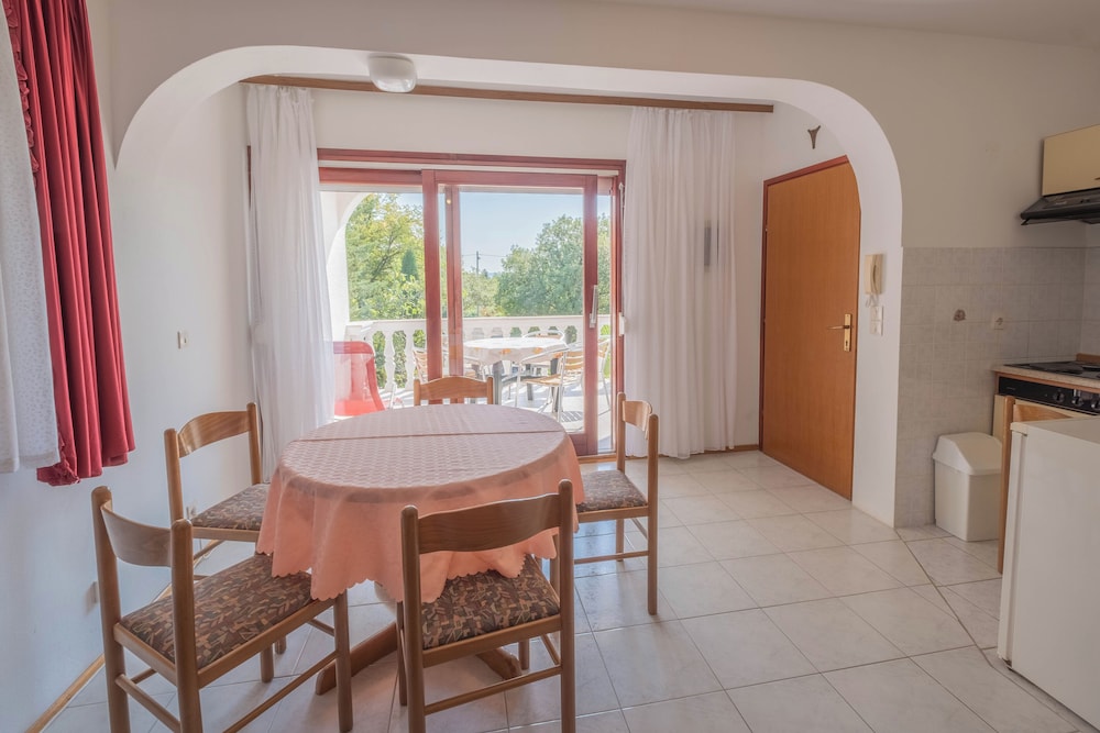 Apartment Miskic 1