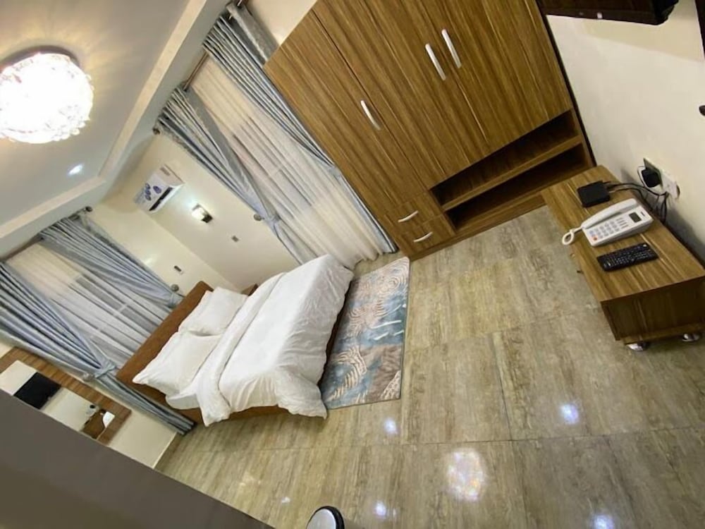 Apartment 16