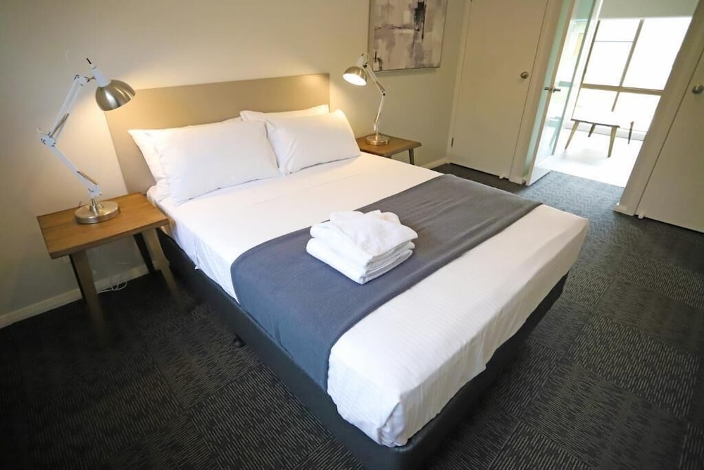 Eastend Studio Apartments