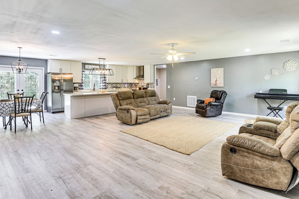 Hike, Fish & Explore: Retreat in Silver Springs!
