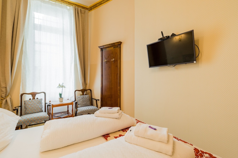 Arbio I Parlamento Rooms