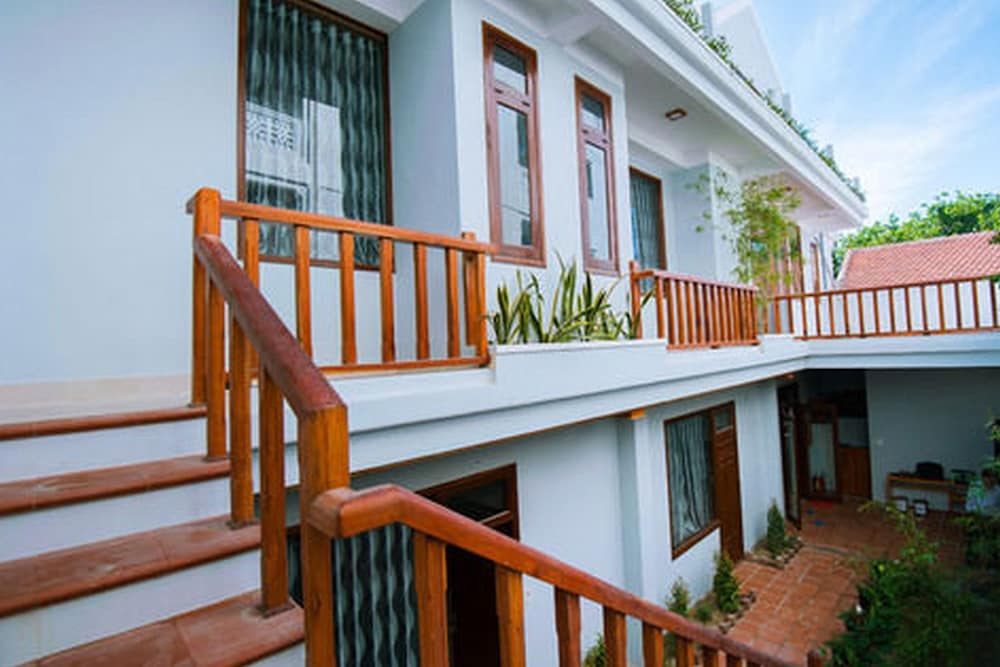 Riverside Plum Garden Homestay