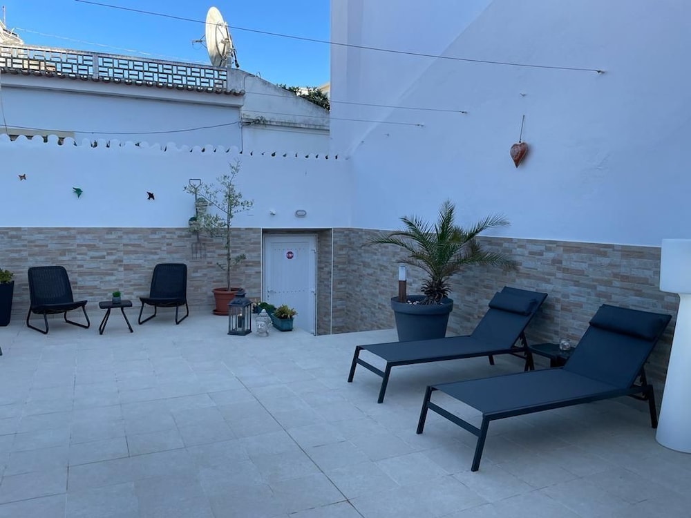 Blue Moon Guesthouse