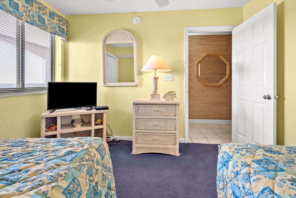 Ocean Bay Club 909 by RedAwning