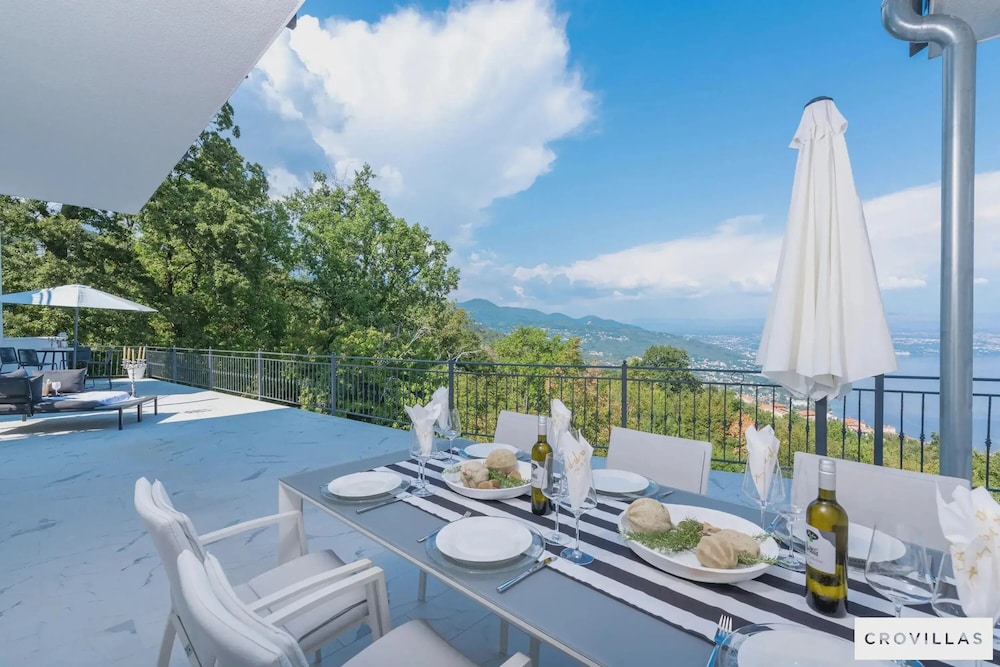 Villa Lauriana Nearby Opatija - Crovillas