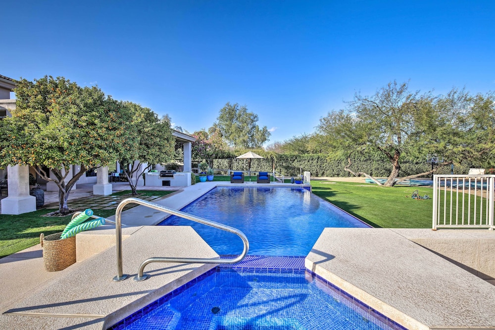 Lavish Paradise Valley Home w/ Sports Court & Pool