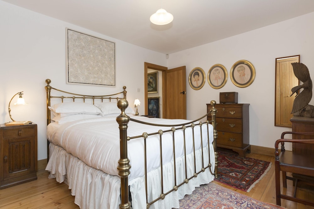 Godfrey Street II by Onefinestay