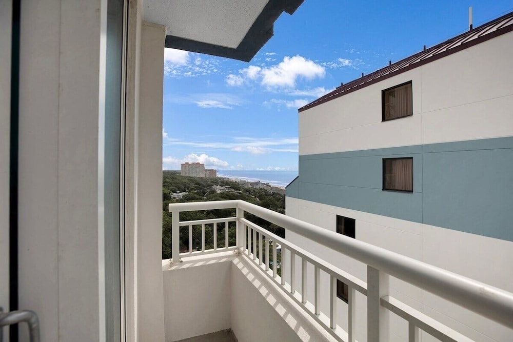 Horizon 701 3 Bedroom Condo