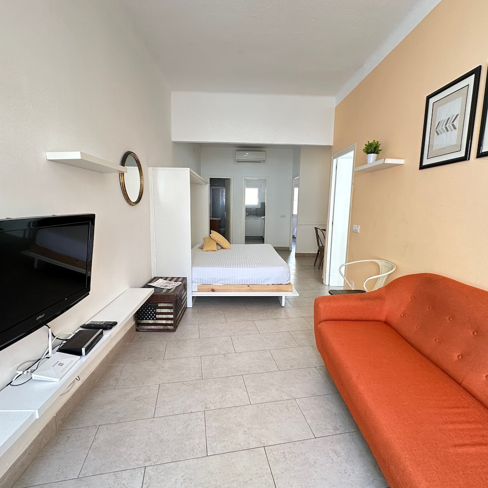Joan Badosa 1 A in Roses en Roses — hotel room