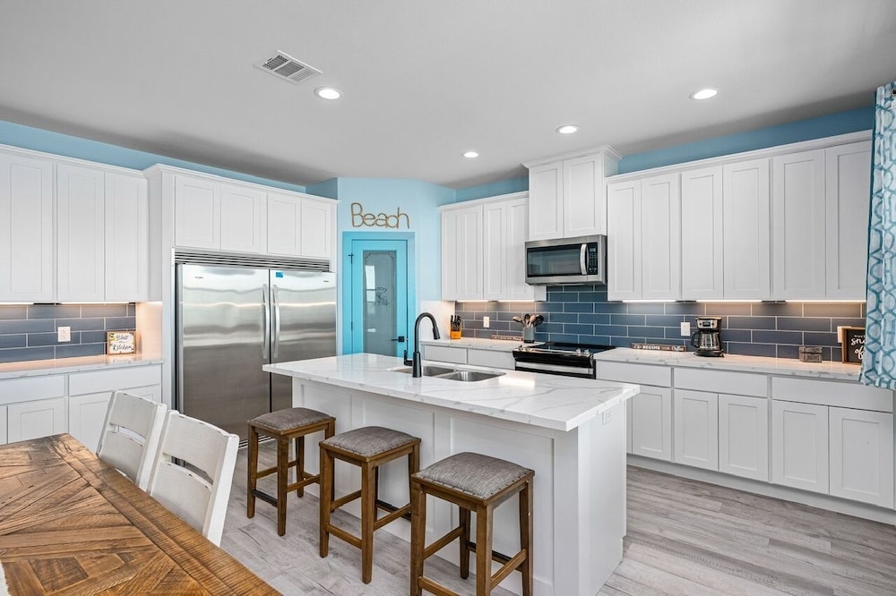 Oceanfront Manor 4 Bedroom Home