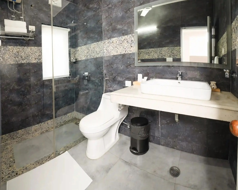 Bedchambers Suite Near Sector 29