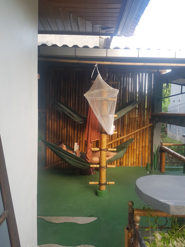 Twenty4Seven Bed & Breakfast - Hostel