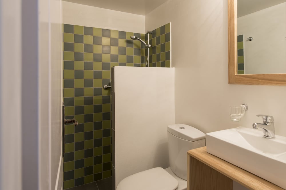 Earino Suites & Villas