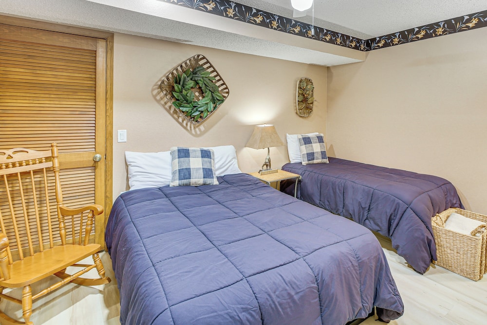 Lake Desoto Townhome: Swim Dock, Pets Welcome!