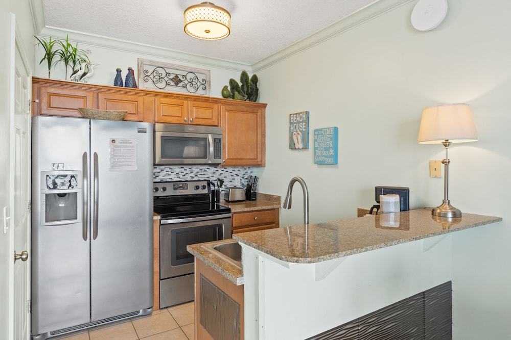 Twin Palms by Book That Condo