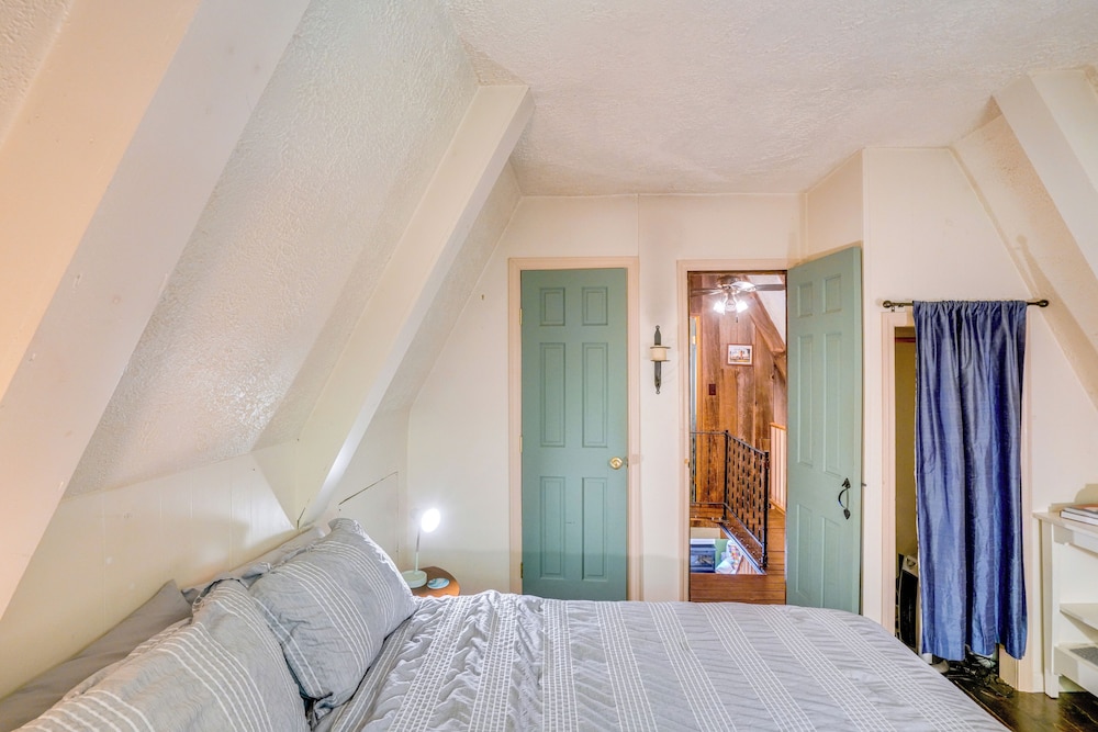 A-frame Cabin w/ Furnished Deck in Becket!