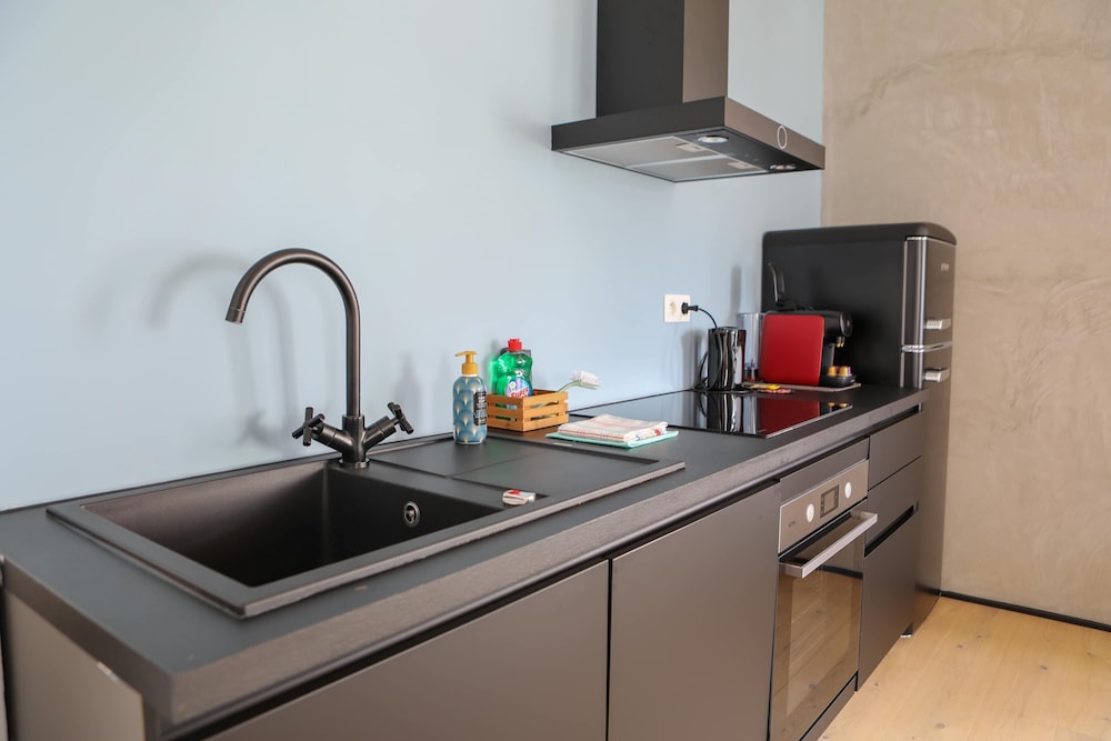 Kamiel -belle Epoque Apartment With Modern Comfort