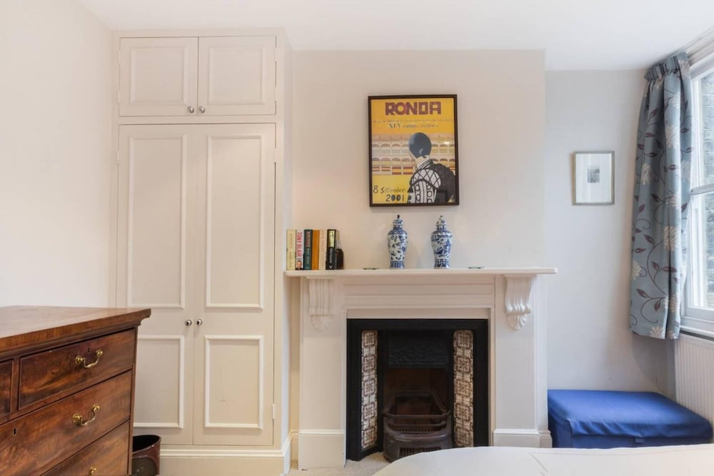 Marvellous 1 bed Fulham Apt w Terrace